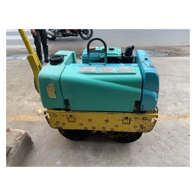 Lu dắt tay Komatsu 750 kg