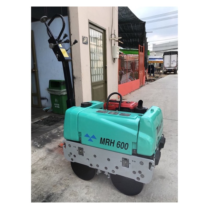 Lu dắt tay Mikasa MRH 600