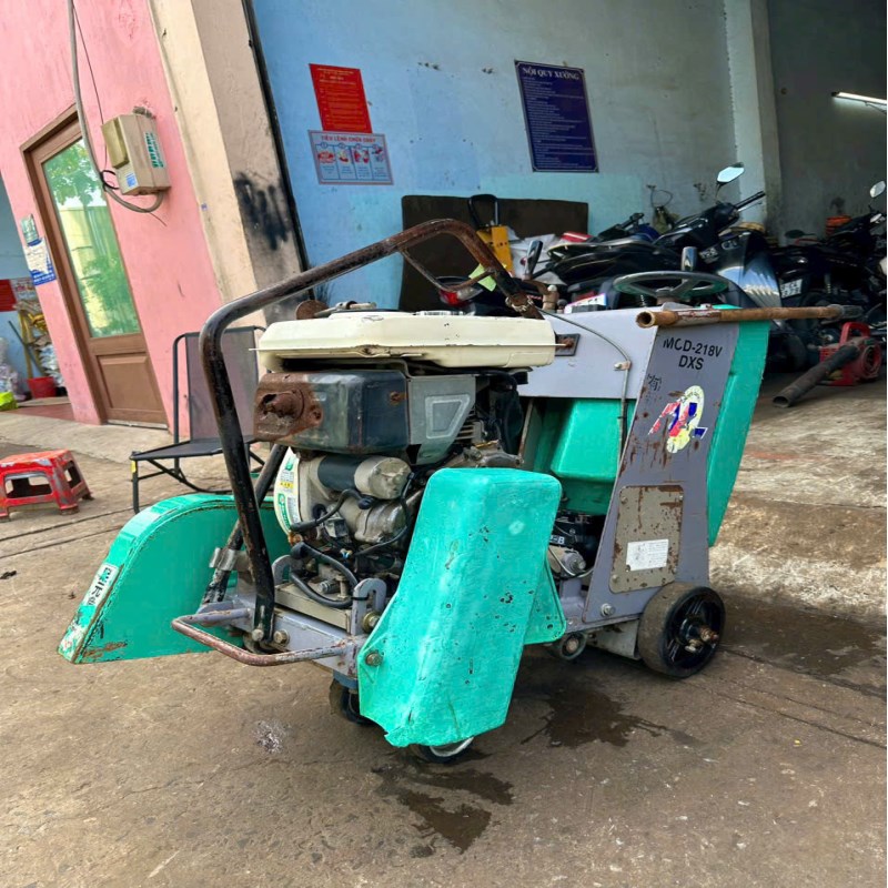 Máy cắt đường